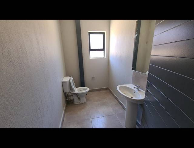 INDUSTRIAL PROPERTY TO RENT IN HALFWAY HOUSE